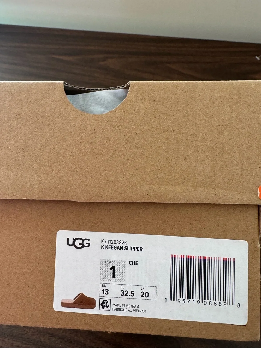UGG Keegan Chestnut Suede Shearling Slide Slippers Big Kids Size 1 Cozy Comfort